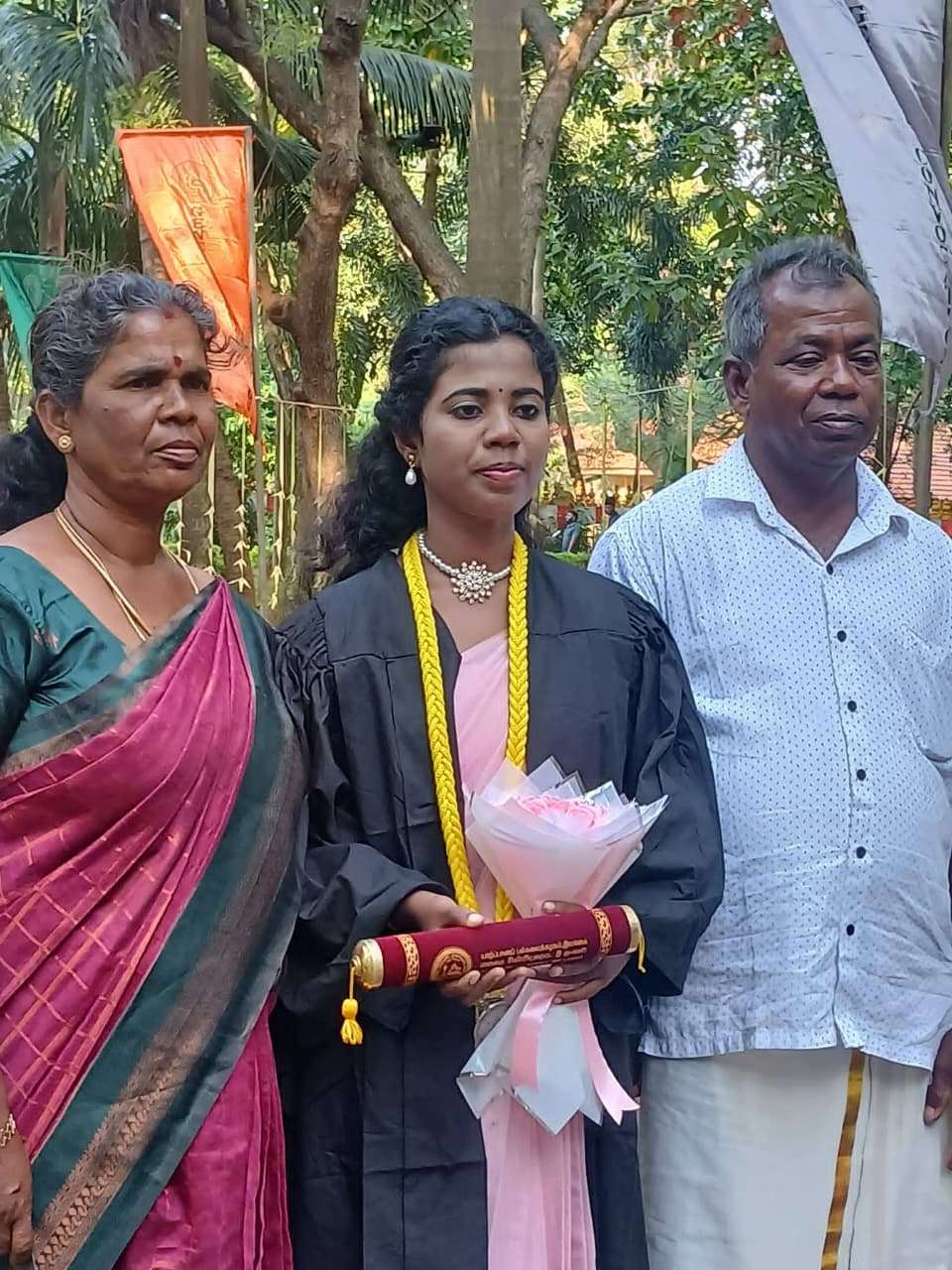 நாவிதன்வெளியின் முதல் சட்டத்தரணி ஜனுஷா விக்கினராசா