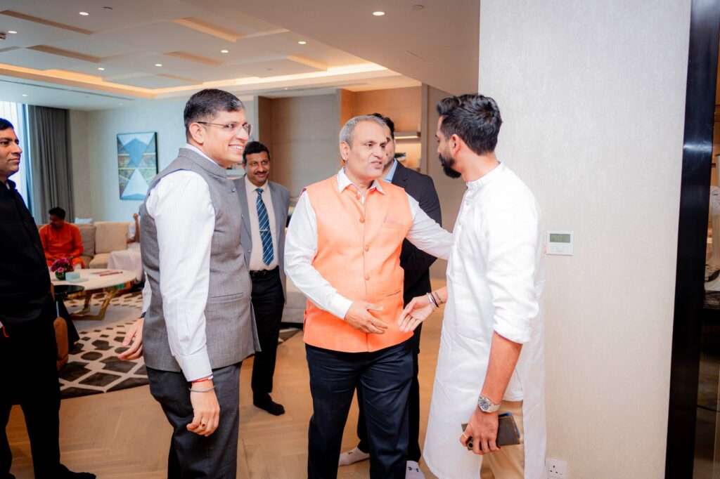 சுவாமி கைலாசநந்த் கிரிஜி மகாராஜ்-ஜீவன் தொண்டமான் சந்திப்பு