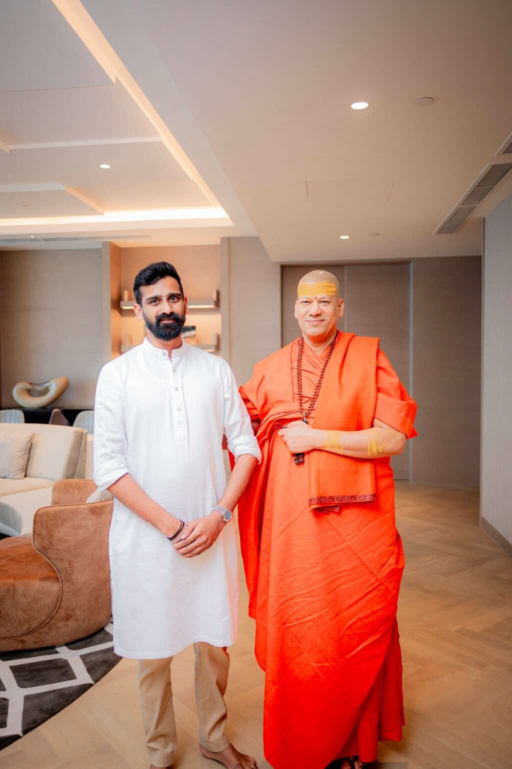 சுவாமி கைலாசநந்த் கிரிஜி மகாராஜ்-ஜீவன் தொண்டமான் சந்திப்பு