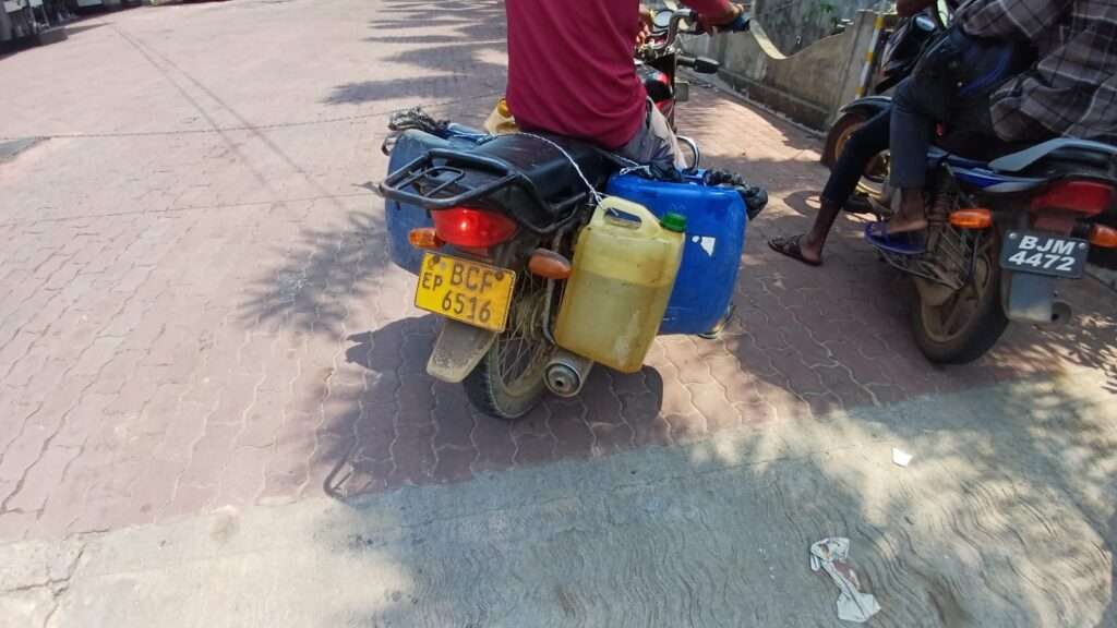 மட்டக்களப்பில் கேன்களில் எரிபொருள் வழங்கப்படாது