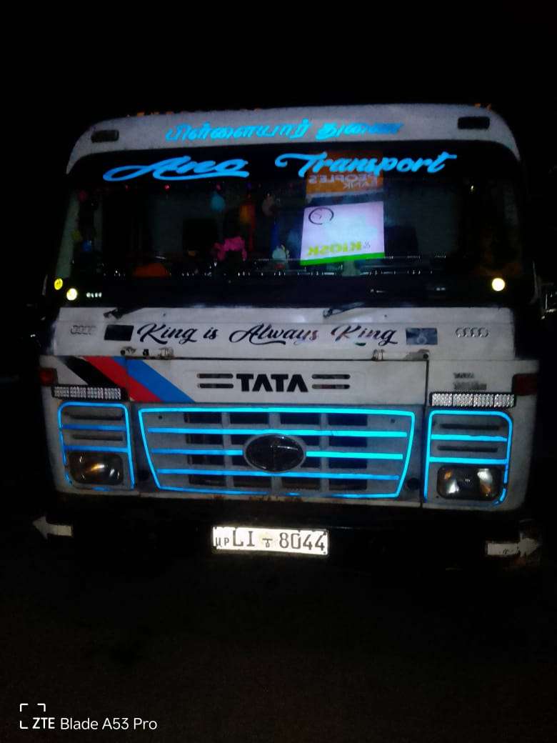 பொலிஸ் கட்டளையை மீறிச் சென்ற வாகனத்தின் மீது துப்பாக்கிச் சூடு!