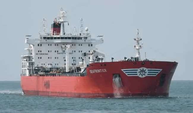 இந்தியாவிலிருந்து 38,000 மெட்.தொன் எரிபொருள் இலங்கை வந்தது