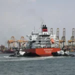 நெருக்கடிக்கு மத்தியிலும் எரிபொருள் கப்பல் இலங்கை வந்தது!