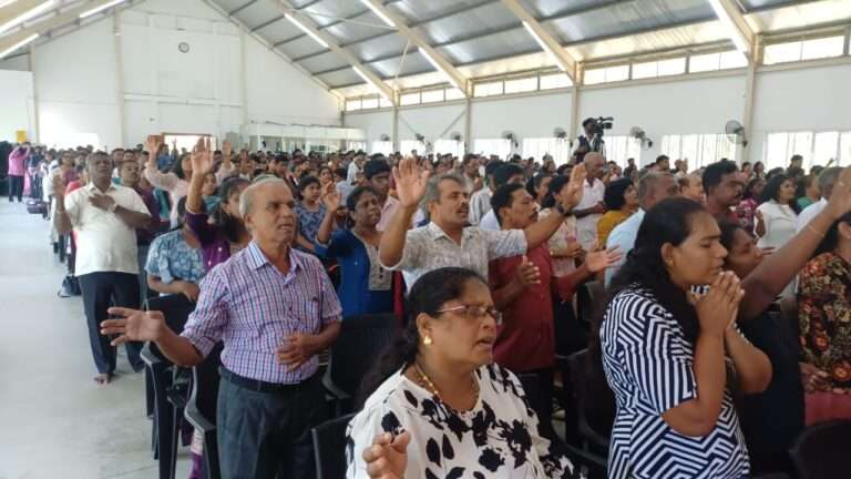 மட்டக்களப்பு சீயோன் தேவாலயத்தில் உயிர்த்த ஞாயிறு ஆராதனை