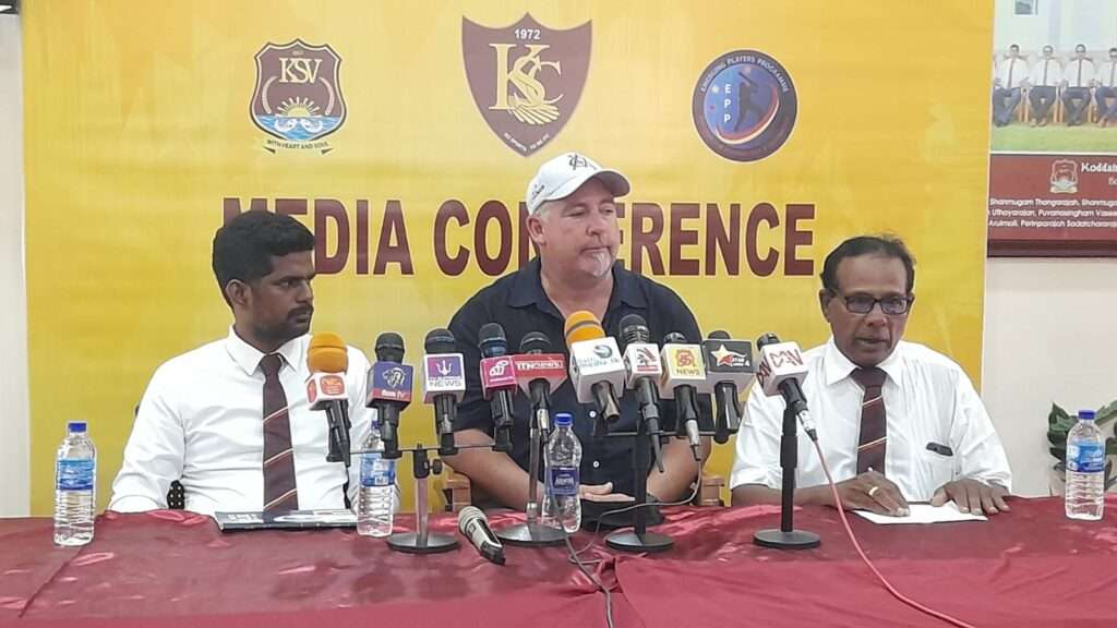 கோட்டைமுனை மைதானத்திற்கு அவுஸ்திரேலிய நிபுணர் விஜயம்!