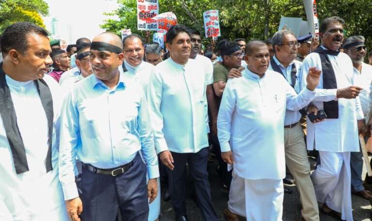 நிலக்கரி கொள்வனவு விவகாரம் – எதிரணி கொழும்புவில் ஆர்ப்பாட்டம்!