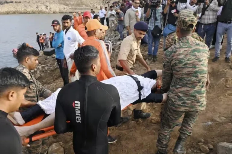 மத்தியப் பிரதேசத்தில் சுற்றுலாப் படகு விபத்தில் 9 பேர் உயிரிழப்பு