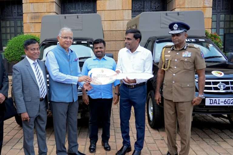 இலங்கை பொலிஸுக்கு இந்திய அரசு 134 கப் வாகனங்கள் கையளிப்பு
