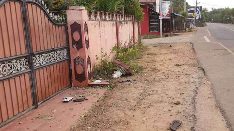 யாழில் மோட்டார் சைக்கிள் விபத்தில் இளைஞர்கள் இருவர் உயிரிழப்பு