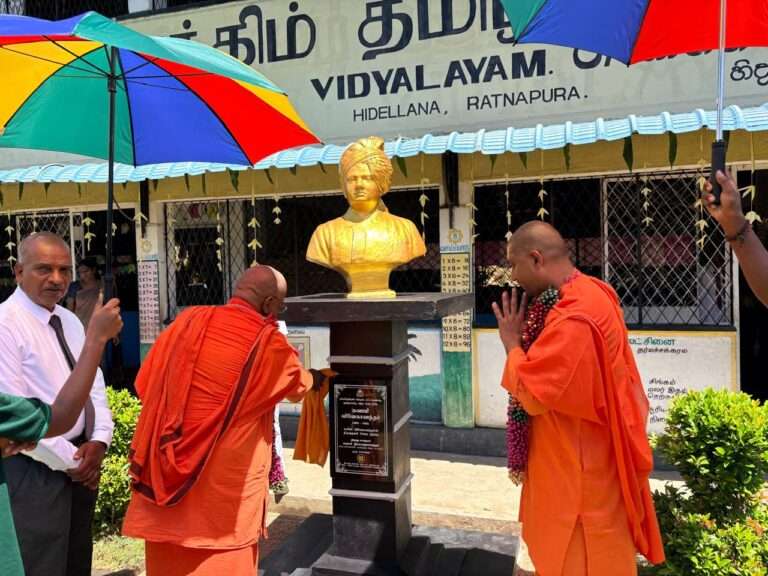 புனித ஜோக்கிம் த.ம.வி இல் சுவாமி விவேகானந்தர் சிலை திறப்பு