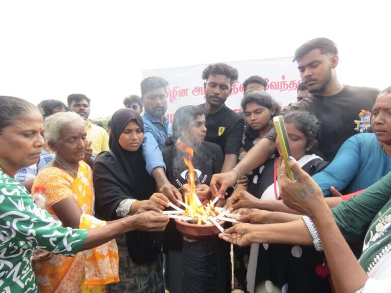 மட்டக்களப்பு காந்தி பூங்காவில் முள்ளிவாய்க்கால் நினைவேந்தல்