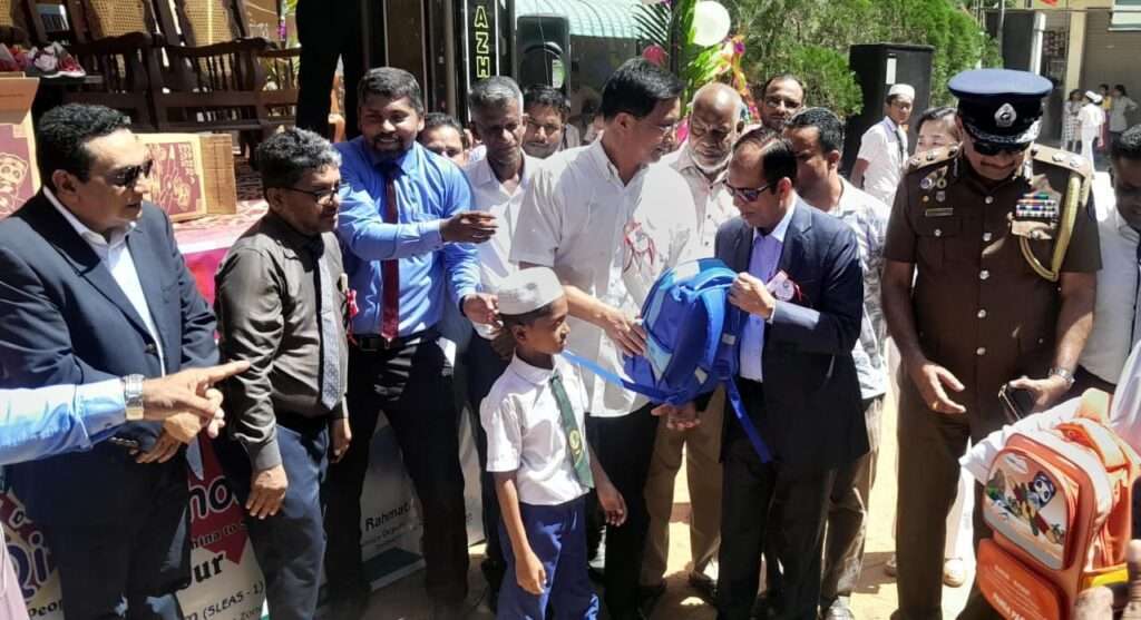 சீன அரசால் கற்றல் உபகரணங்கள், உலர் உணவுப் பொதிகள் வழங்கல்