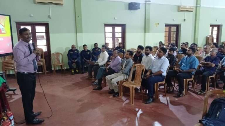 மட்டு மாநகர சபையில் தீ பாதுகாப்பு விழிப்புணர்வு செயலமர்வு