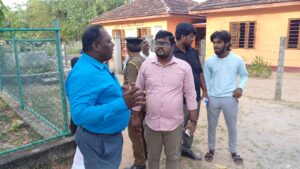 கவனிப்பாரற்றுக் கிடக்கும் கட்டடங்கள் பொதுமக்களின் பாவனைக்கு - பிரபு