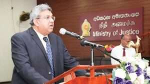 அமைச்சர் நாணாயக்கார மீது நம்பிக்கை இல்லாப் பிரேரணை