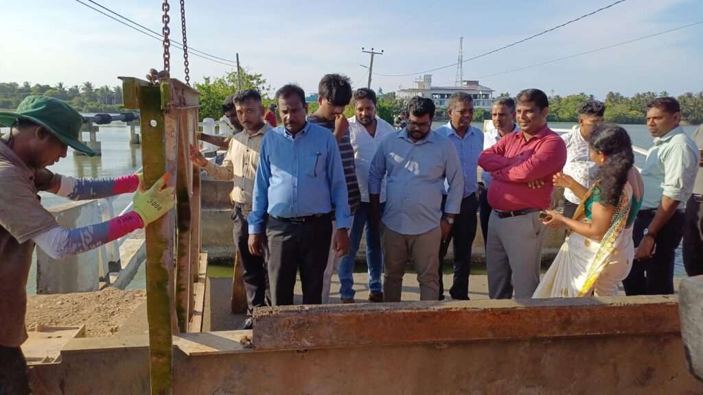 மட்டக்களப்பு புதுப்பாலத்தின் புனரமைப்பு பணிகள் ஆரம்பம்