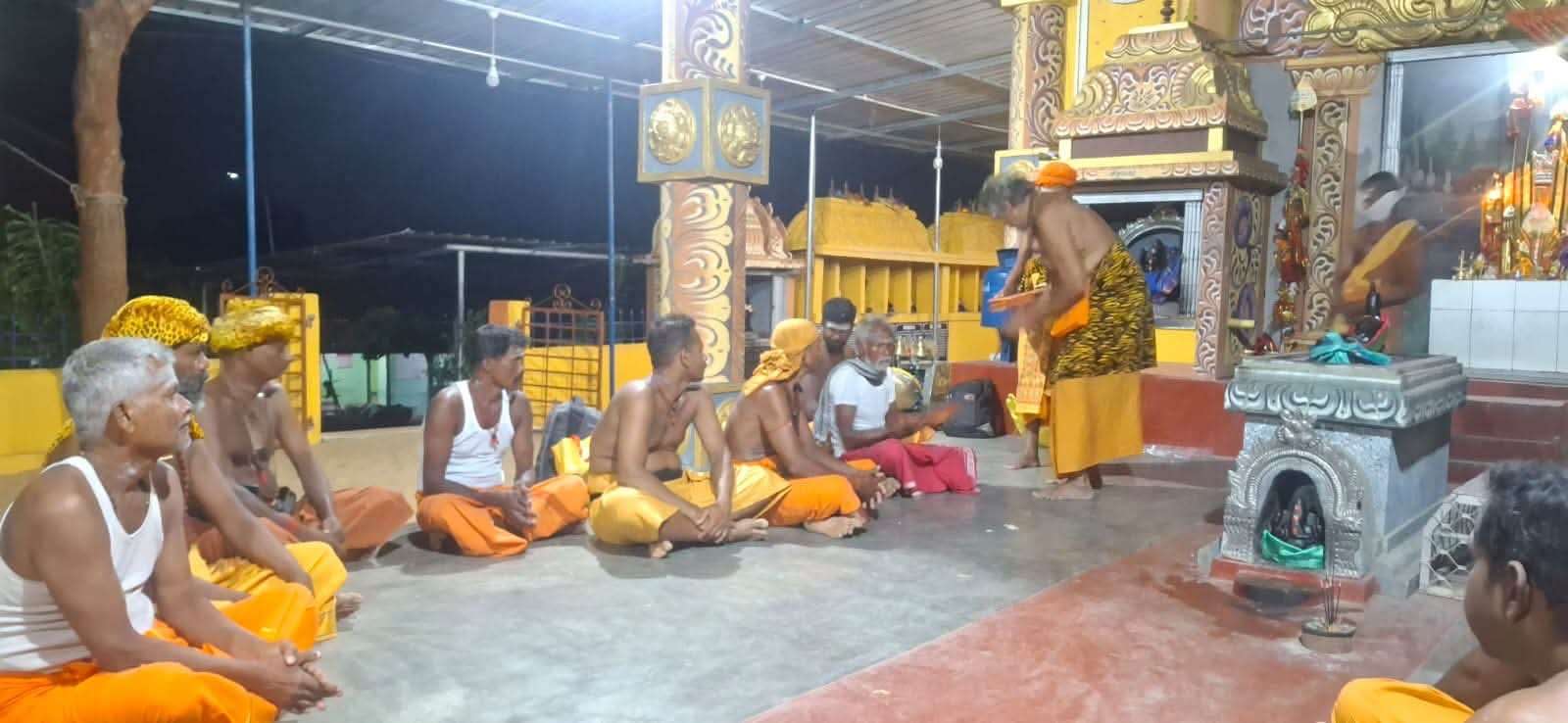 உகந்தையிலிருந்து ஆயிரம் வேல் பாதயாத்திரை தொடங்கியது