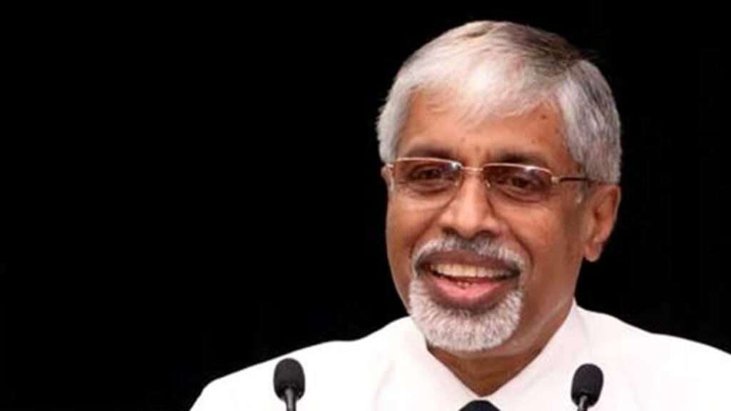 தனிப்பட்ட காரணங்களுக்காக மத்திய மாகாண ஆளுநர் இராஜினாமா செய்துள்ளார்.