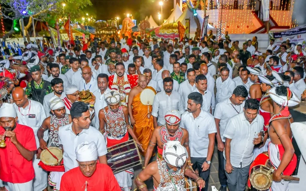 இவ்வாண்டு கதிர்காமம் கத்தரகமை தேவாலய பெரஹராவில் ஜனாதிபதி