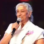 பிரபல பாடகி கானக்குயில் எஸ். ஜானகி காலமானார்.