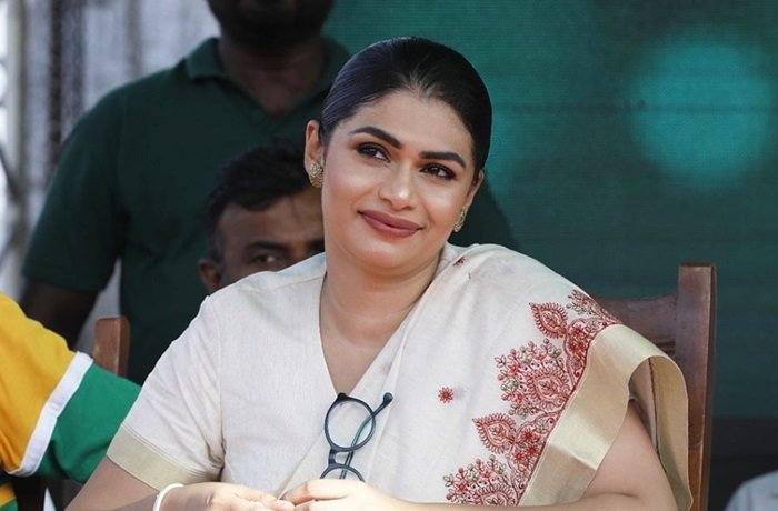 ஹிருணிகா உள்ளிட்டோரின் வழக்கு ஒத்திவைப்பு