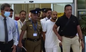 பஸ் லலித் விமானத்தில் இலங்கை வந்தார்!