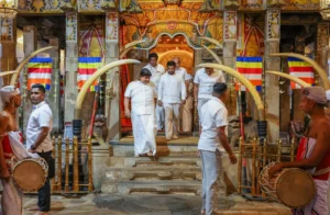 கண்டி தலதா மாளிகையில் ஜனாதிபதி வழிபாடு