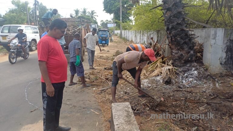 மட்டக்களப்பில் வடிகான்கள் தூய்மைப்படுத்தும் பணி