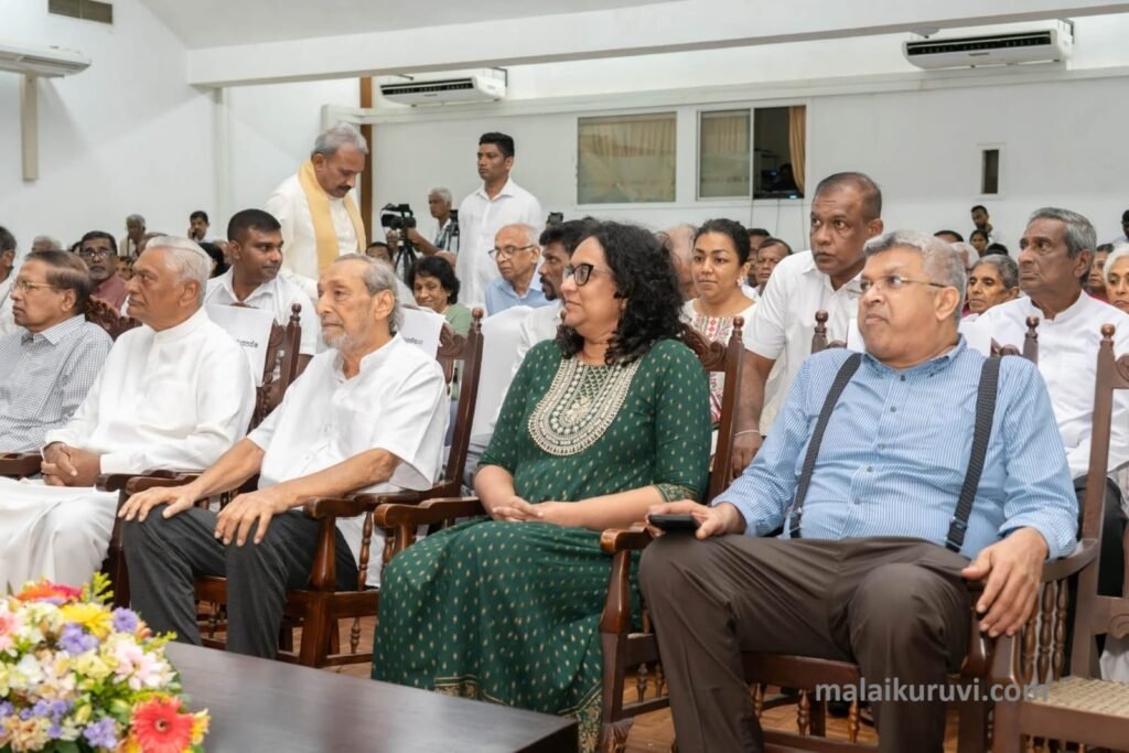வாசுதேவ நாணாயக்காரவின் வரலாறு நூல் வெளியீடு செய்யப்பட்டுள்ளது.

இலங்கையின் மூத்த அரசியல்வாதியும் முன்னாள் அமைச்சரும் ஜனநாயக இடதுசாரி முன்னணியின் தலைவருமான வாசுதேவ நாணாயக்காரவின் வாழ்க்கை