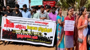 வவுனியாவில் அபிவிருத்தி உத்தியோகத்தர் போராட்டம்!