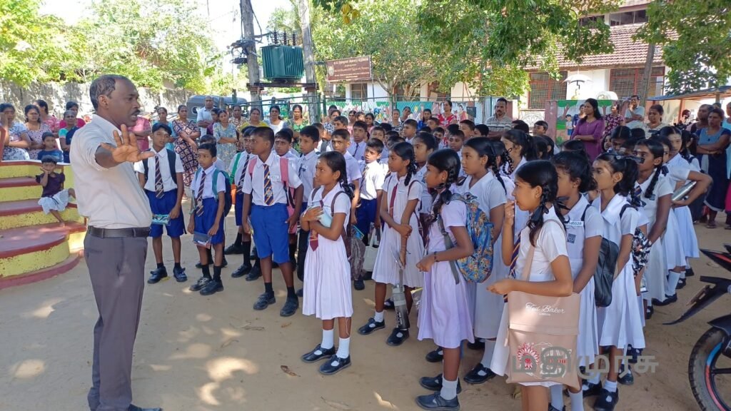இன்று மட்டக்களப்புவில் அமைதியான முறையில் பரீட்சை நடைபெற்றது