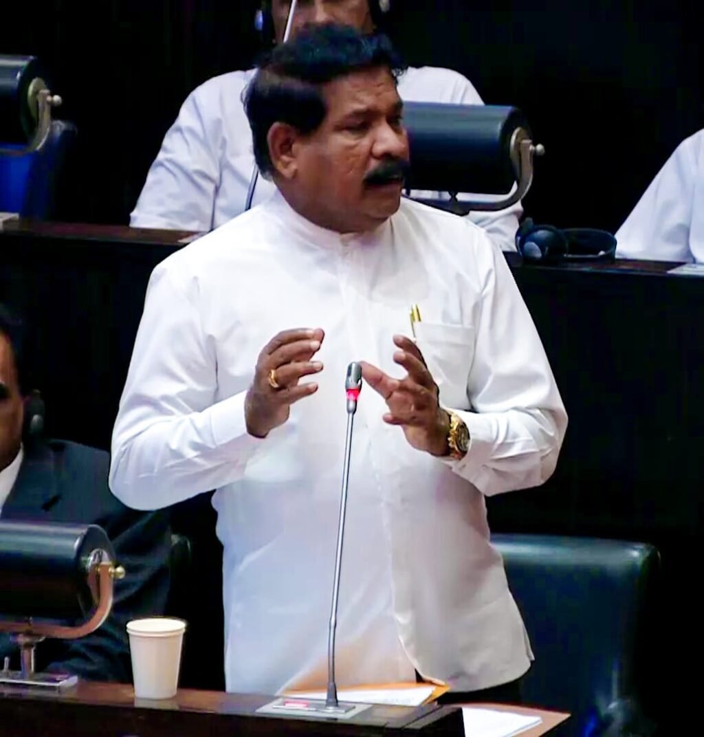 சிறிய படகுகளுக்கும் அனுமதிச் சீட்டு நடைமுறை - அமைச்சர் ராமலிங்கம்