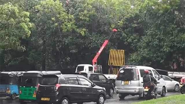 பத்தரமுல்லை பகுதியில் போக்குவரத்து நெரிசல்