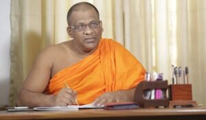பொதுபல சேனா பொதுச்செயலாளர் சங்கைக்குரிய கலகொட அத்தே ஞானசார தேரரைப் பொலிஸார் கைதுசெய்துள்ளனர்.